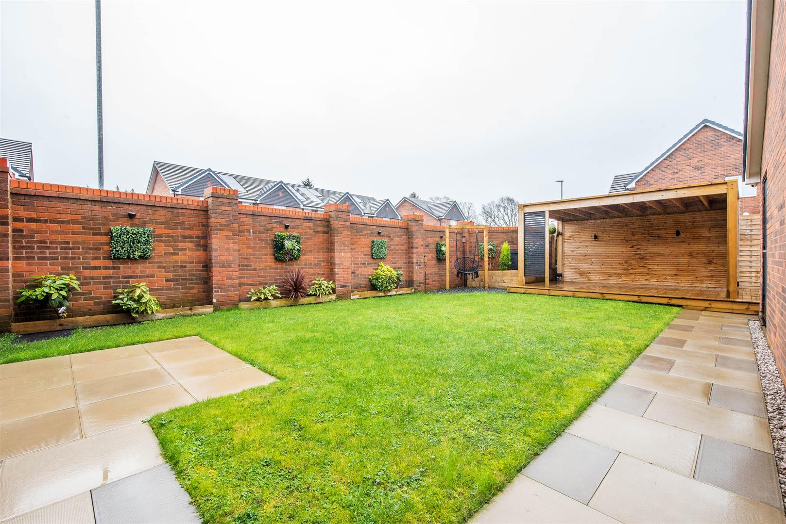 3 bed property in Norshaw Crescent, Preston